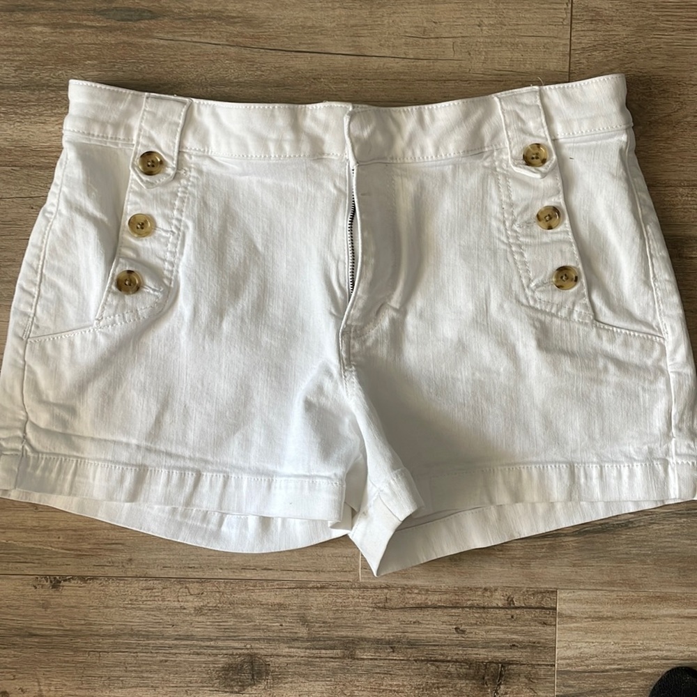 Adorable and stretchy. Loft shorts. Mid rise.